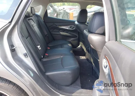 2013 Infiniti M37 z USA, uszkodzony, nr VIN JN1BY1AP0DM512748